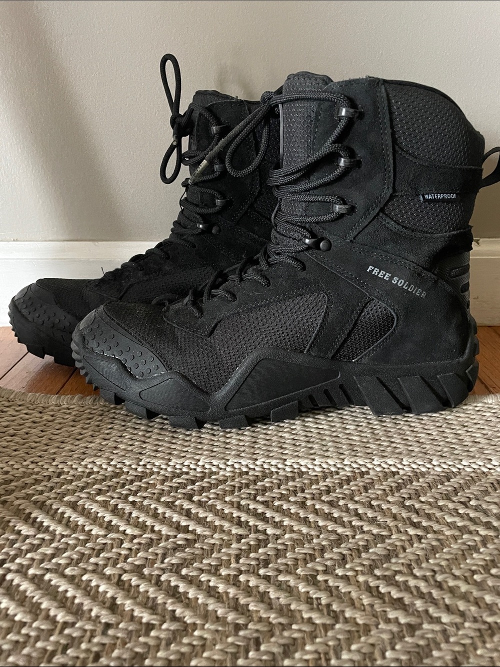 Men's Black Tactical Waterproof Boots size 10
